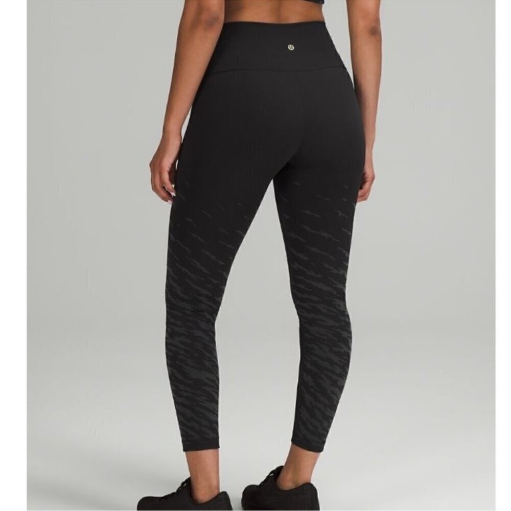 Lululemon black Wunder Under Leggings